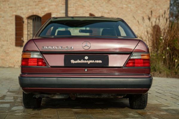 Mercedes-Benz 300 CE-24 1991 109487