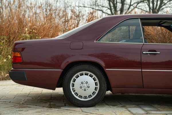 Mercedes-Benz 300 CE-24 1991 109488