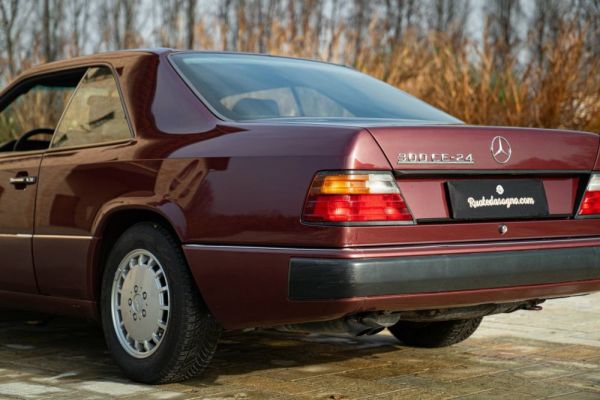 Mercedes-Benz 300 CE-24 1991 109491