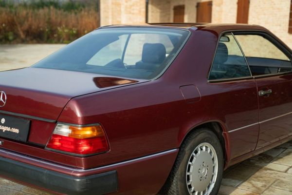 Mercedes-Benz 300 CE-24 1991 109492