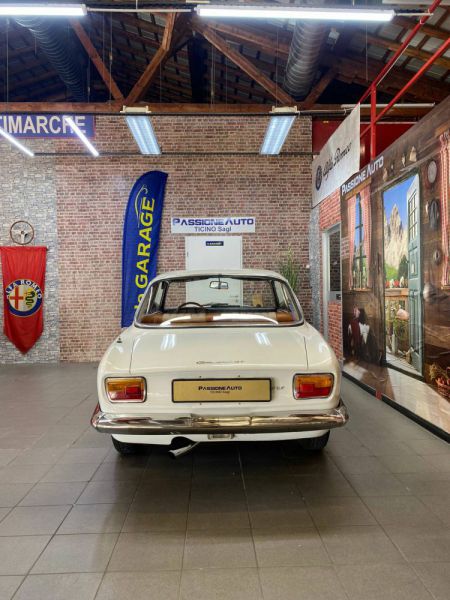 Alfa Romeo Giulia 1600 Sprint GT Veloce 1966 84127