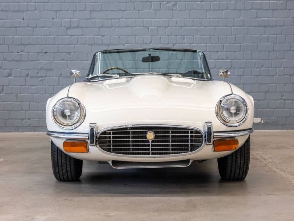 Jaguar E-Type V12 1974 105657