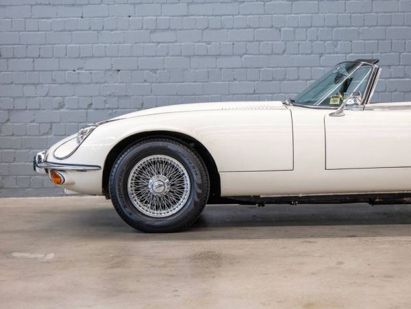 Jaguar E-Type V12 1974 105660