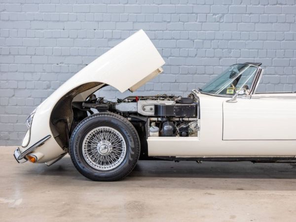 Jaguar E-Type V12 1974 105663