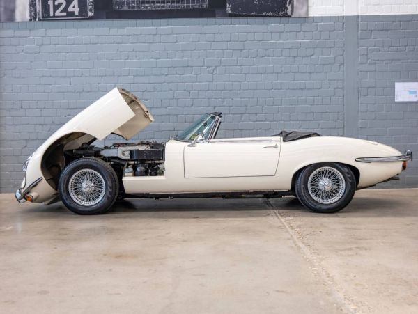 Jaguar E-Type V12 1974 105664