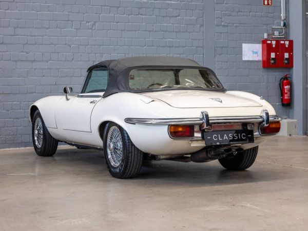 Jaguar E-Type V12 1974 105665