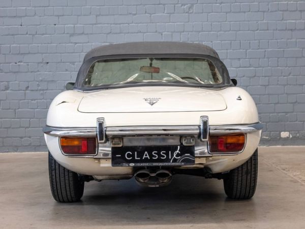 Jaguar E-Type V12 1974 105667