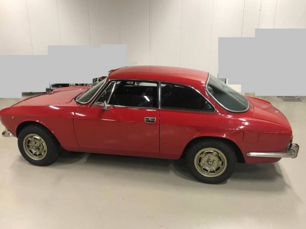 Alfa Romeo Giulia 1600 GT Junior 1975 97095