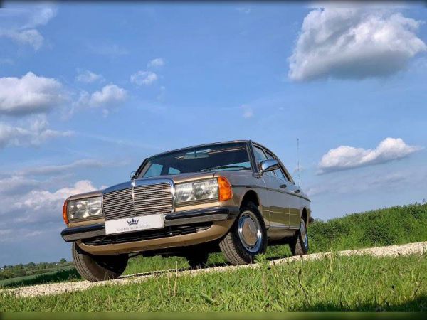 Mercedes-Benz 230 E 1984 93217