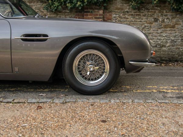 Aston Martin DB 6 1970 88182