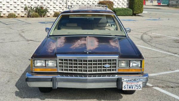 Ford LTD Crown Victoria 1986