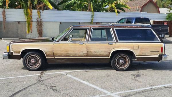 Ford LTD Crown Victoria 1986 88255