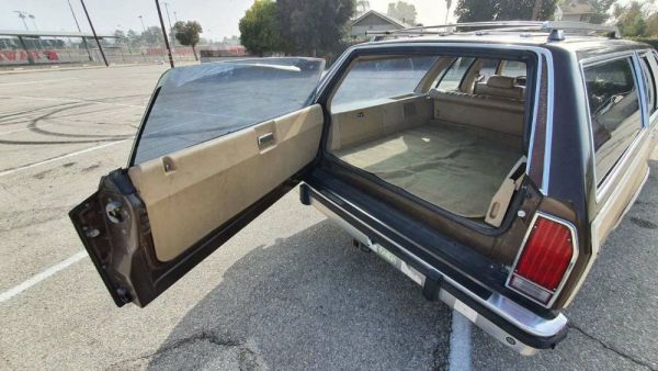 Ford LTD Crown Victoria 1986 88259