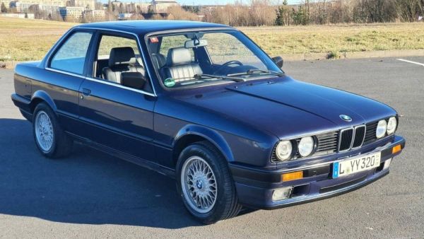 BMW 320i 1990 108484