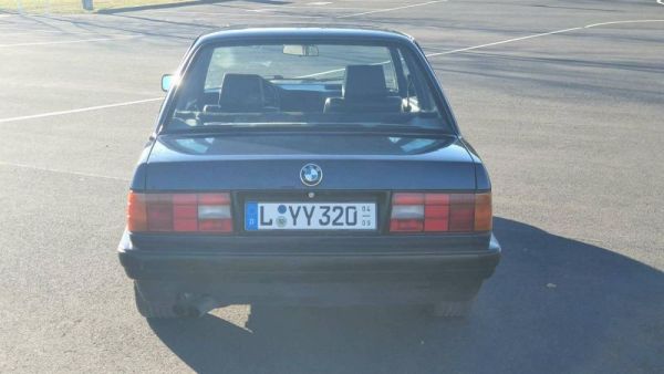 BMW 320i 1990 108487