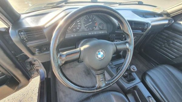 BMW 320i 1990 108491