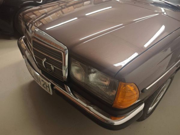 Mercedes-Benz 230 CE 1983 78881