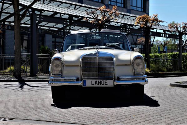 Mercedes-Benz 300 SE 1966 79171