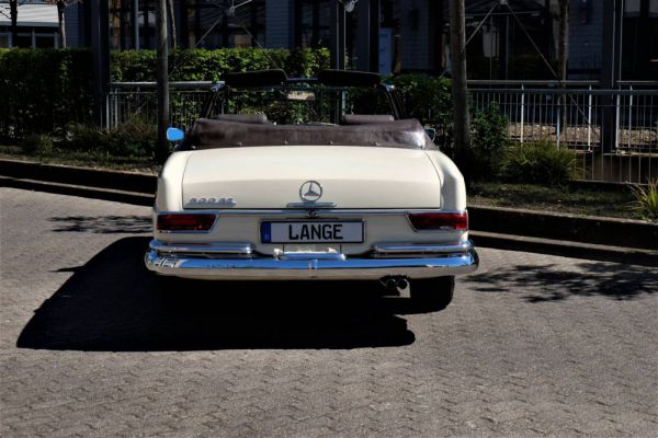 Mercedes-Benz 300 SE 1966 79172