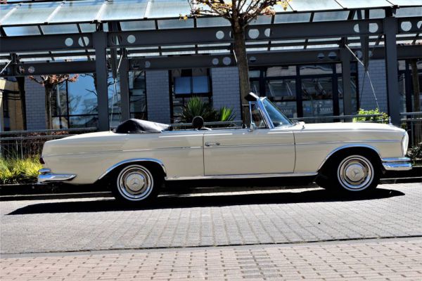 Mercedes-Benz 300 SE 1966 79175