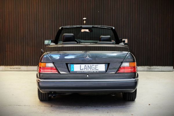 Mercedes-Benz 300 CE-24 1993