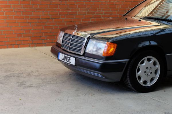 Mercedes-Benz 300 CE-24 1993 93817