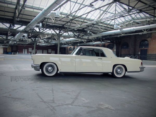 Lincoln Continental Mark II 1956