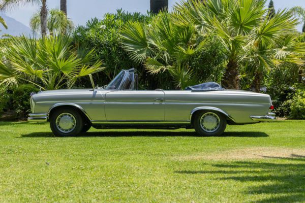 Mercedes-Benz 220 SE b 1965 67715