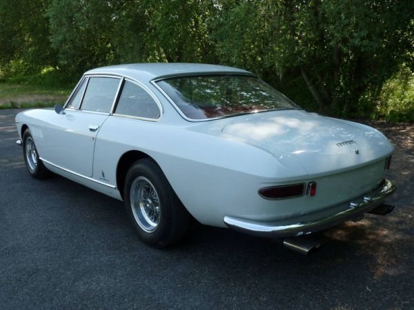 Ferrari 330 GT 2+2 1964 31071