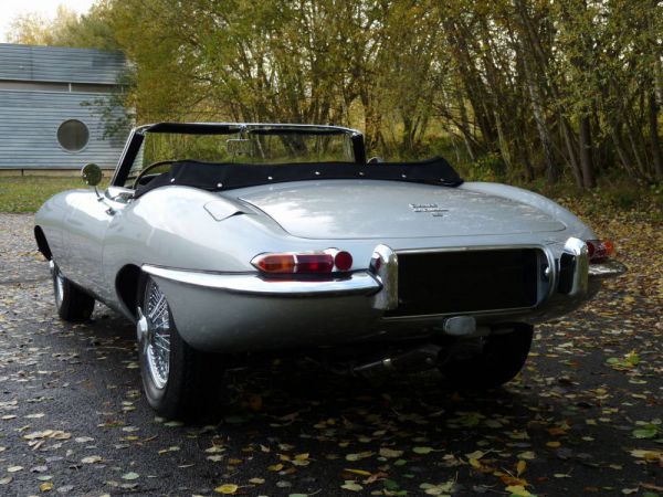 Jaguar E-Type 1968 61746