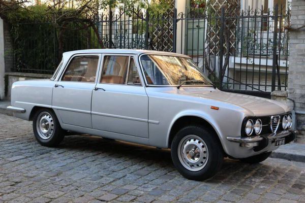 Alfa Romeo Giulia Nuova Super 1300 1975 39362