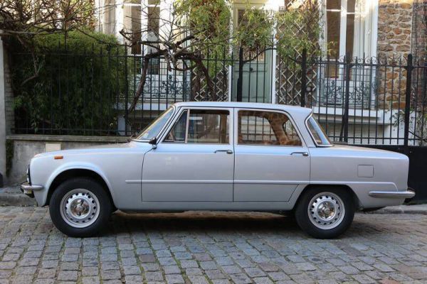 Alfa Romeo Giulia Nuova Super 1300 1975 39367