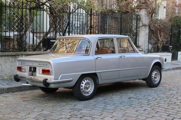 Alfa Romeo Giulia Nuova Super 1300 1975 39371