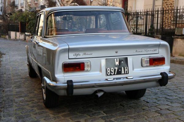 Alfa Romeo Giulia Nuova Super 1300 1975 39373