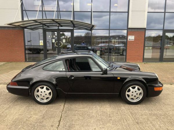 Porsche 911 Carrera 2 1990 66693