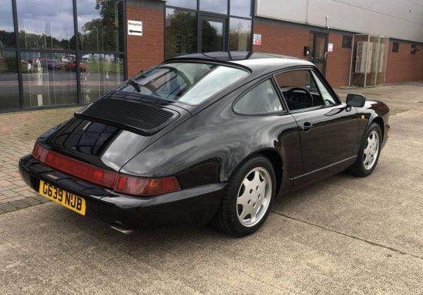 Porsche 911 Carrera 2 1990 66695