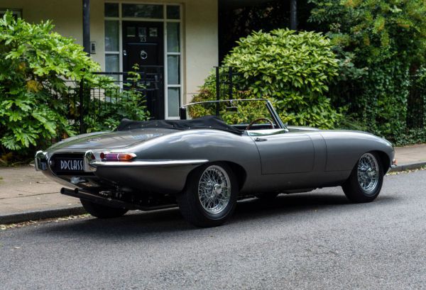 Jaguar E-Type 4.2 1965 13758