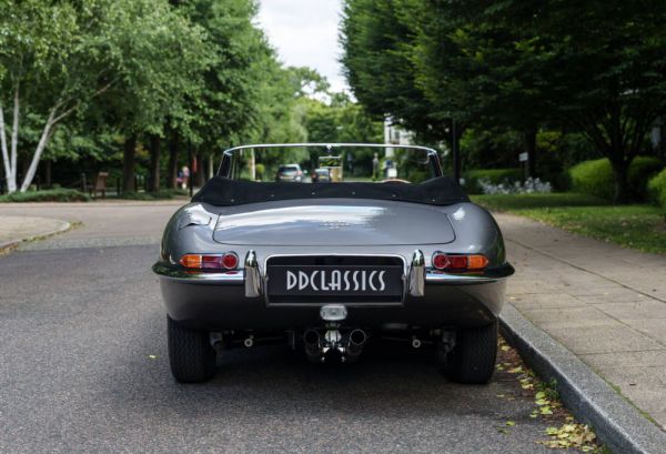 Jaguar E-Type 4.2 1965 13761