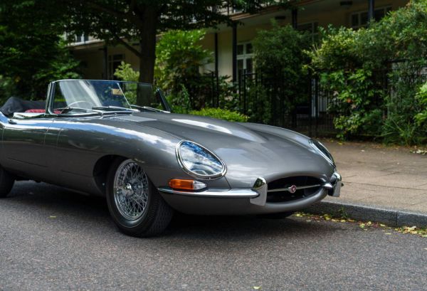 Jaguar E-Type 4.2 1965 13762