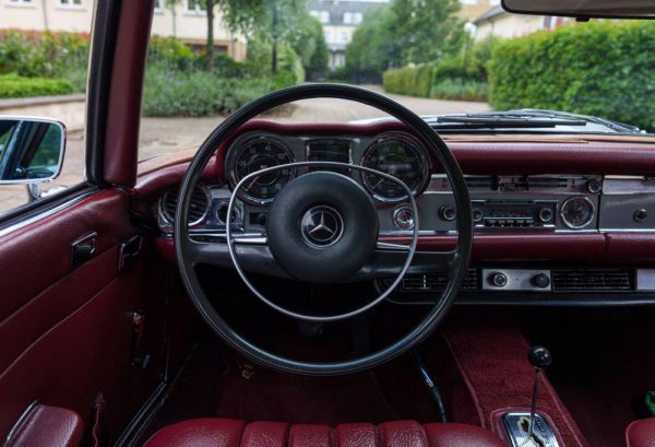 Mercedes-Benz 280 SL 1970 13824